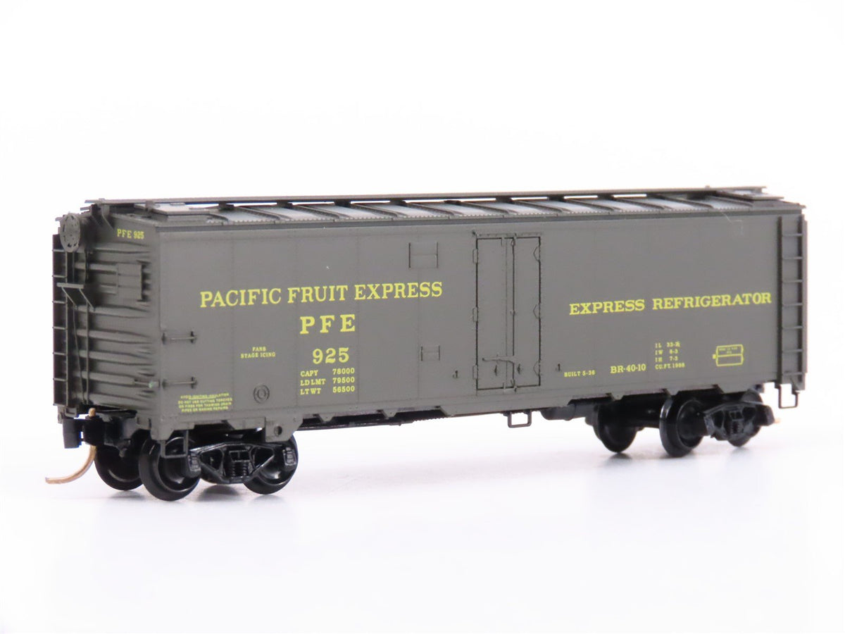 N Scale Micro-Trains MTL 59510 PFE Pacific Fruit Express 40&#39; Steel Reefer #925