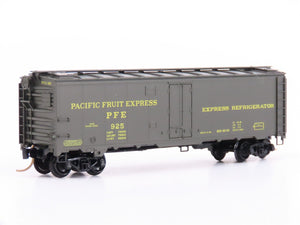 N Scale Micro-Trains MTL 59510 PFE Pacific Fruit Express 40' Steel Reefer #925