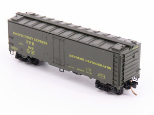 N Scale Micro-Trains MTL 59510 PFE Pacific Fruit Express 40' Steel Reefer #925