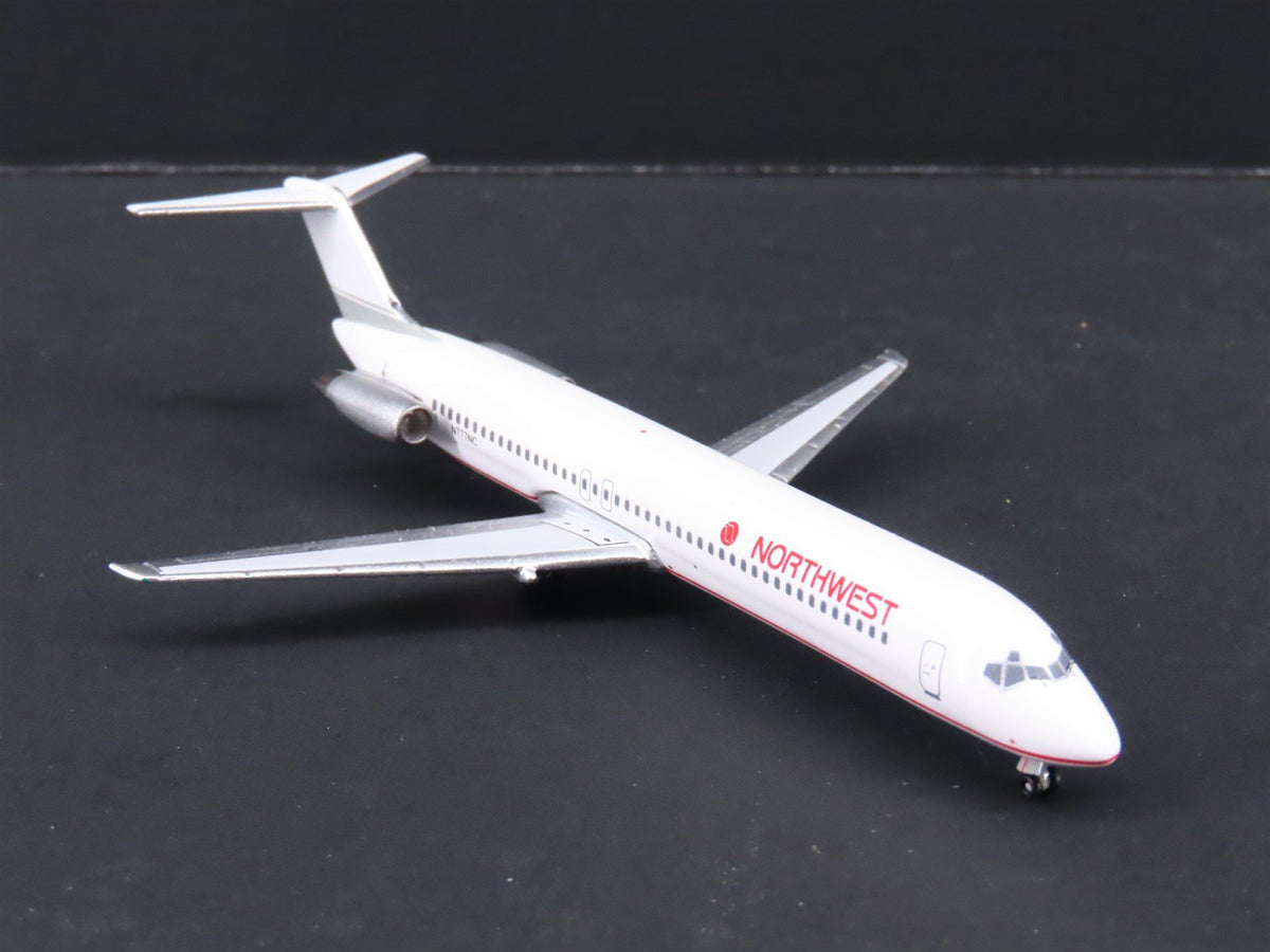 1:400 Aero Classics Republic Northwest Douglas DC-9-51 Airliner N777NC