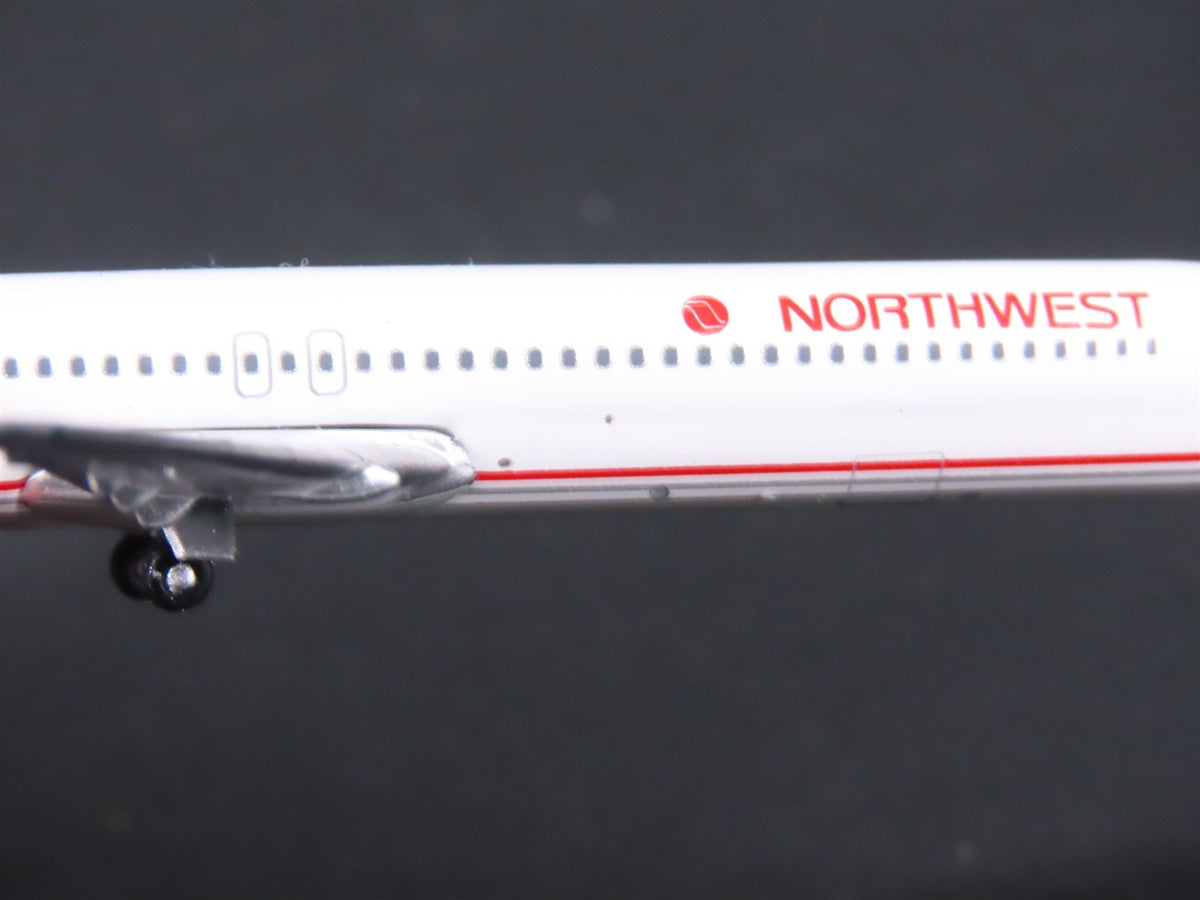 1:400 Aero Classics Republic Northwest Douglas DC-9-51 Airliner N777NC