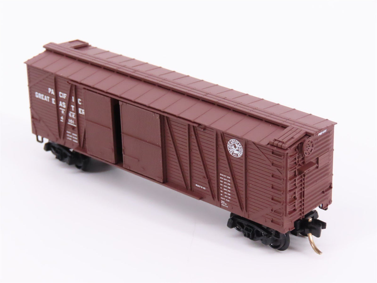 N Scale Micro-Trains MTL 29080 PGE Pacific Great Eastern 40&#39; Box Car #4101