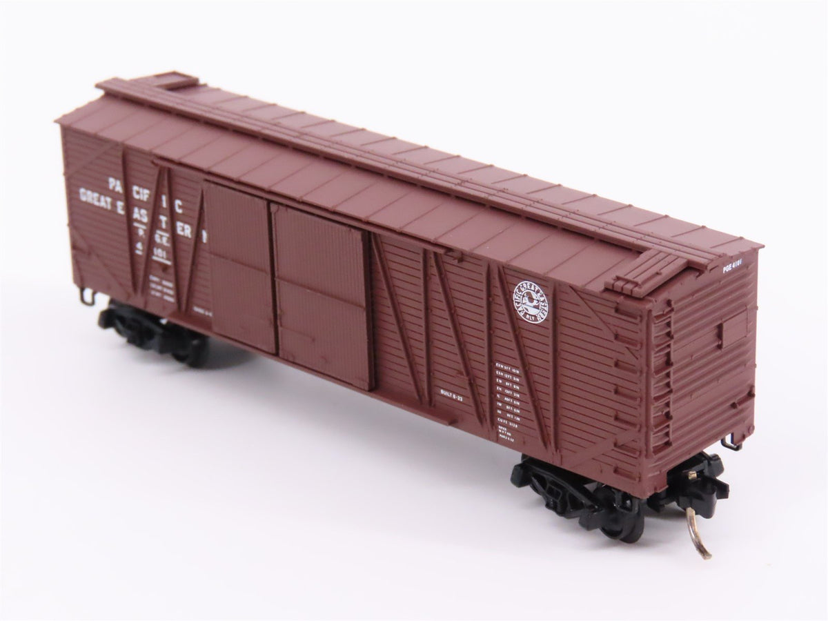 N Scale Micro-Trains MTL 29080 PGE Pacific Great Eastern 40&#39; Box Car #4101