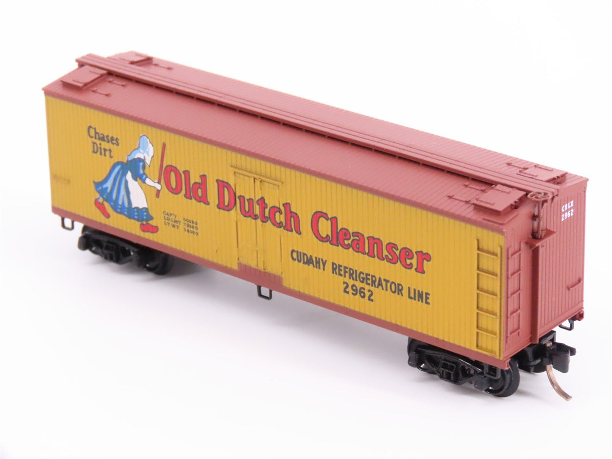 N Scale Micro-Trains MTL 49010 CRLX Old Dutch Cleanser 40&#39; Wood Box Car #2962