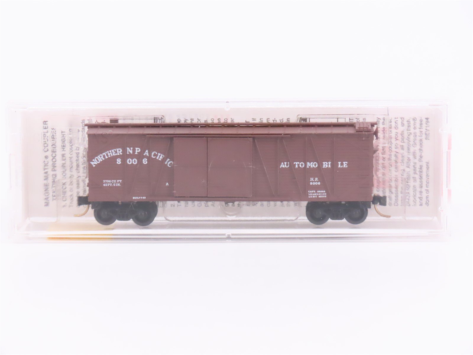 N Scale Micro-Trains MTL 29030 NP Northern Pacific Automobile 40' Box Car #8006