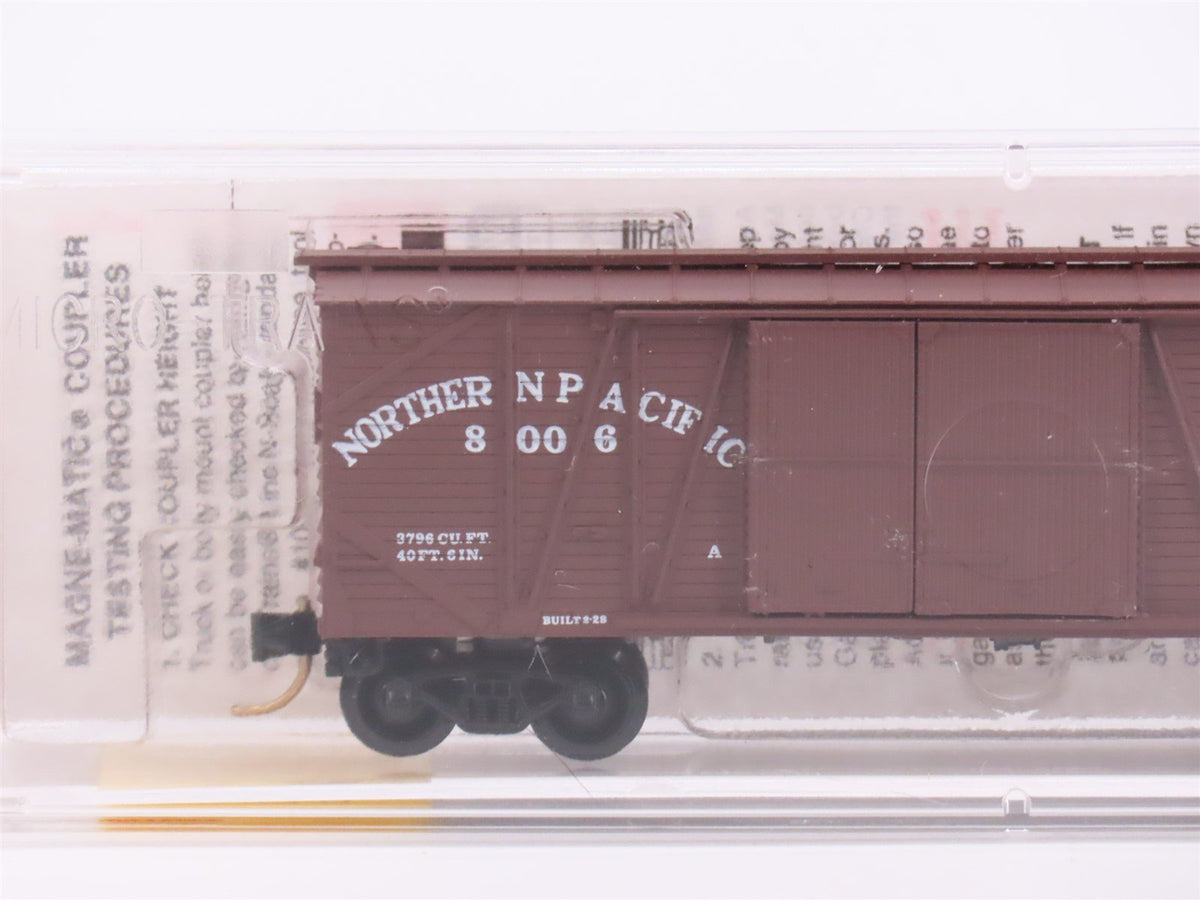 N Scale Micro-Trains MTL 29030 NP Northern Pacific Automobile 40&#39; Box Car #8006