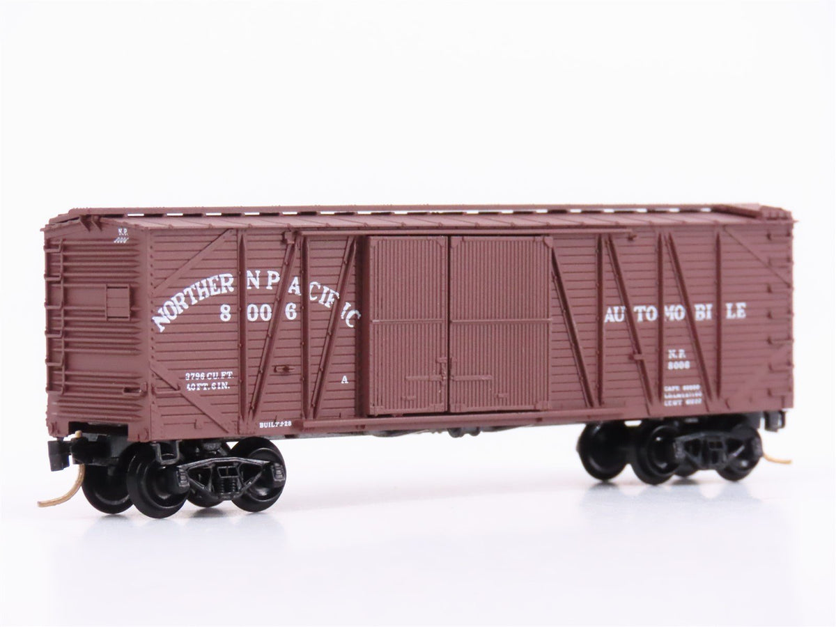 N Scale Micro-Trains MTL 29030 NP Northern Pacific Automobile 40&#39; Box Car #8006