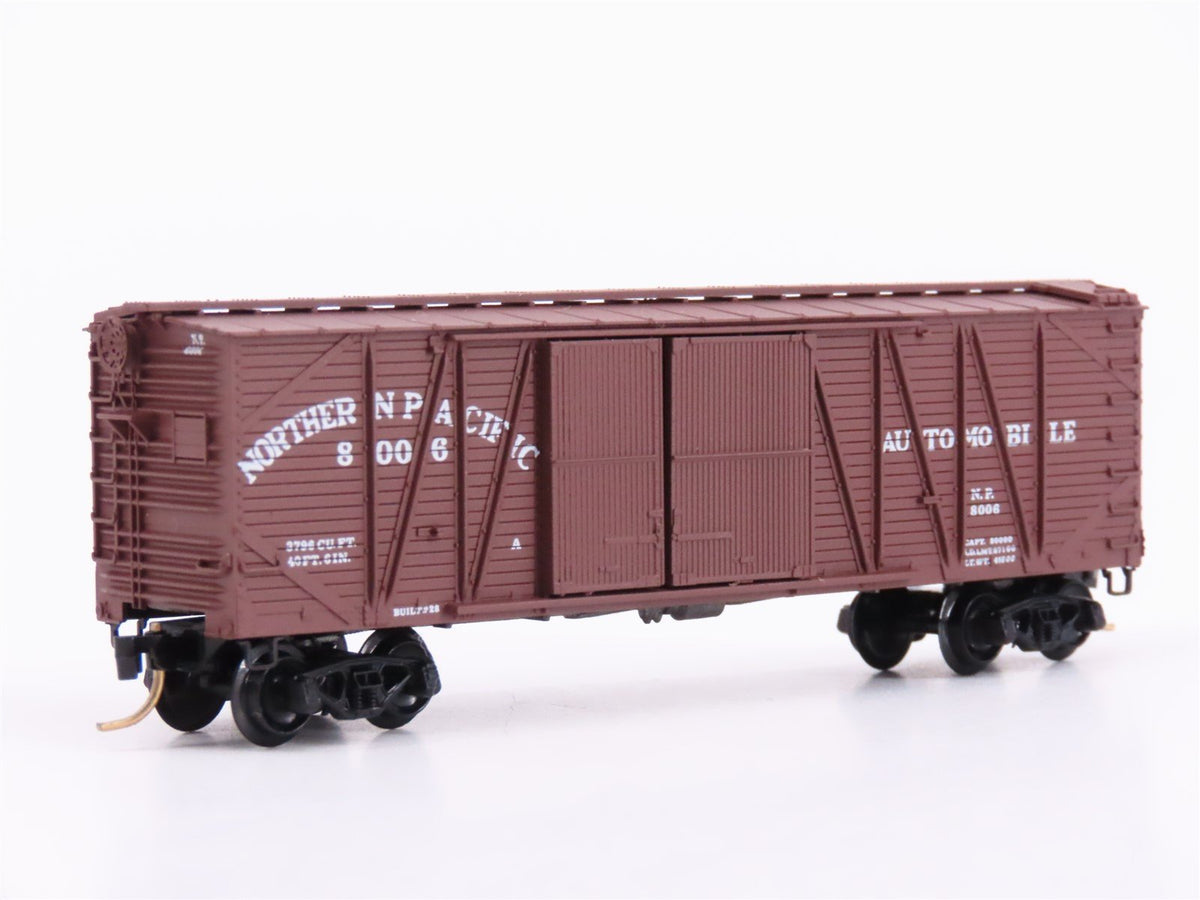 N Scale Micro-Trains MTL 29030 NP Northern Pacific Automobile 40&#39; Box Car #8006