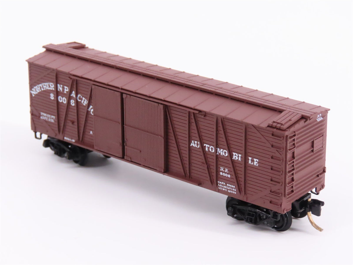 N Scale Micro-Trains MTL 29030 NP Northern Pacific Automobile 40&#39; Box Car #8006