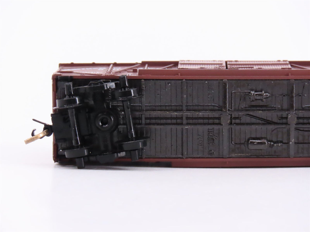 N Scale Micro-Trains MTL 29030 NP Northern Pacific Automobile 40&#39; Box Car #8006