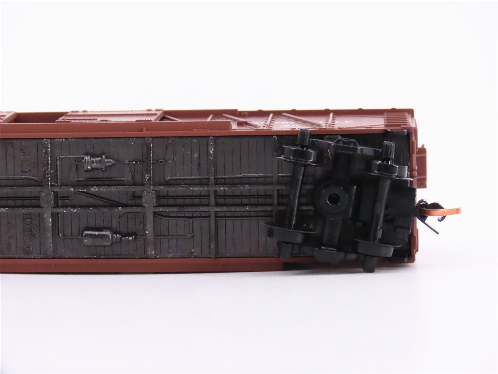 N Scale Micro-Trains MTL 29030 NP Northern Pacific Automobile 40' Box Car #8008