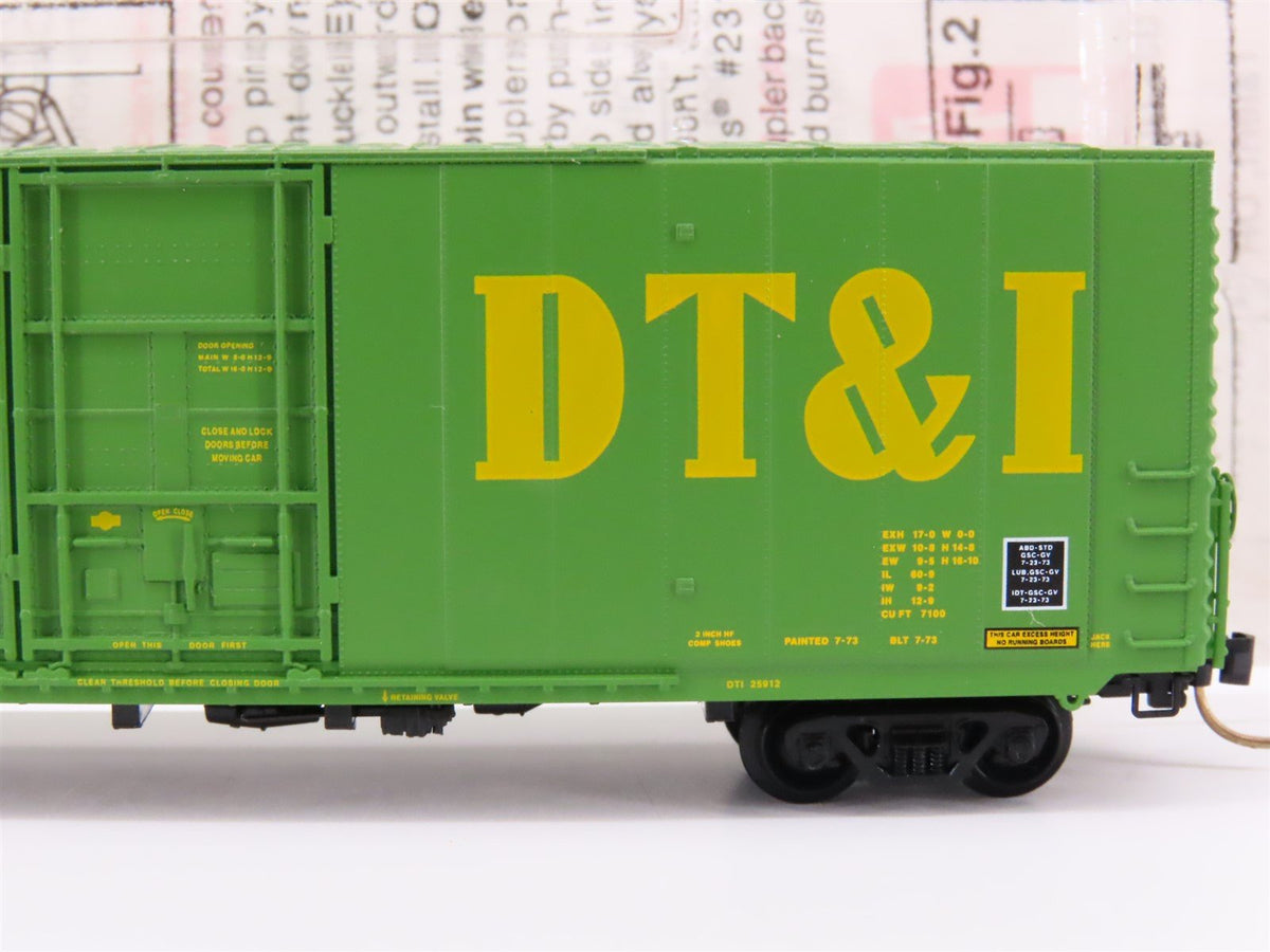 N Scale Micro-Trains MTL 102010 DTI Detroit Toledo &amp; Ironton 60&#39; Box Car #25912