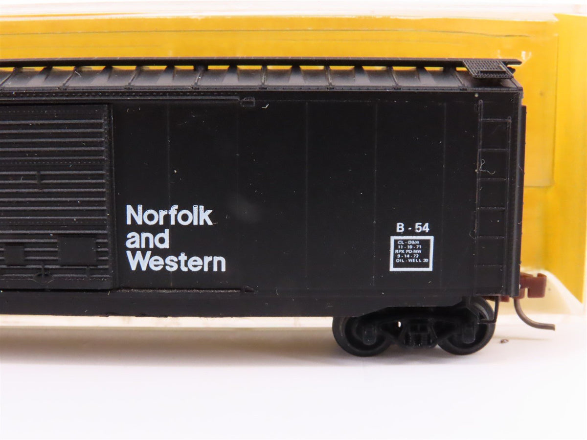 N Kadee Micro-Trains MTL 34033-1 NW Norfolk Western Box Car #285228 - Blue Label