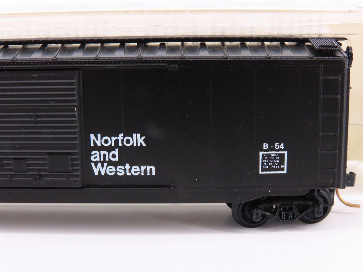 N Scale Kadee Micro-Trains MTL 34030 NW Norfolk Western 50&#39; Box Car #285243