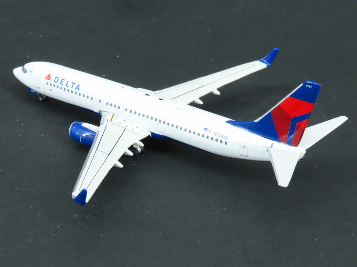1:400 Scale GeminiJets GJDAL841 Delta Air Lines Boeing 737-800 Airliner