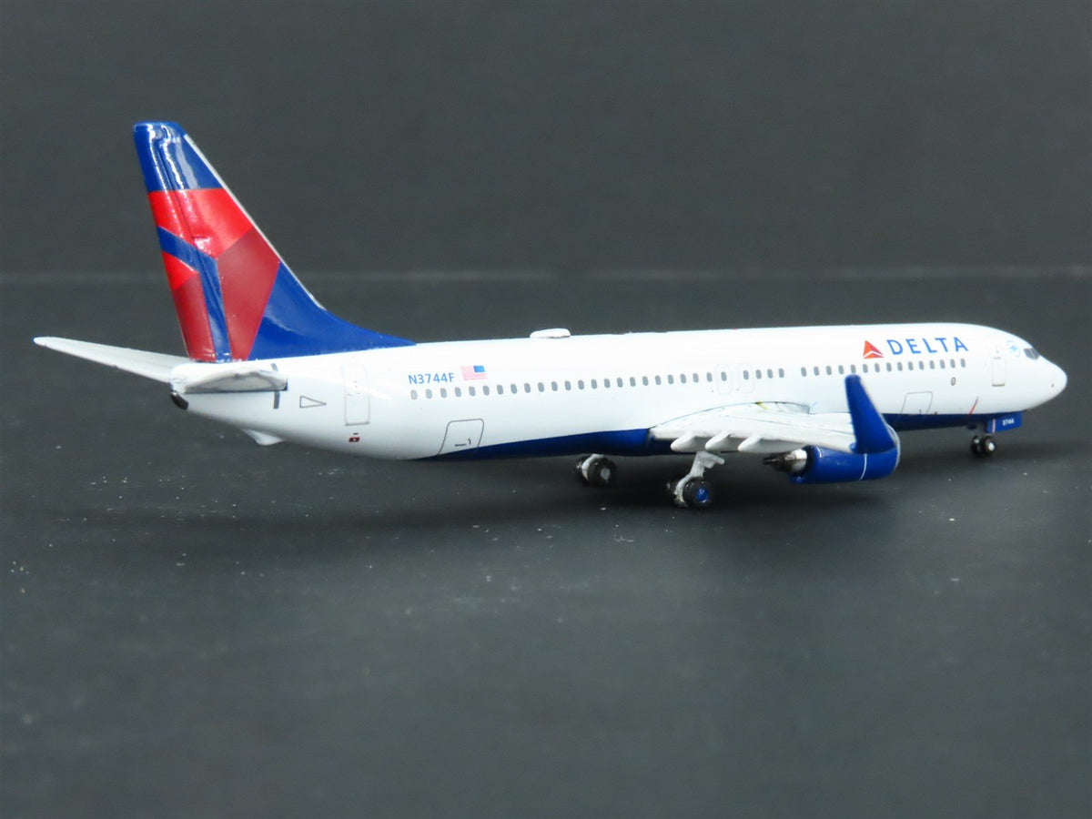 1:400 Scale GeminiJets GJDAL841 Delta Air Lines Boeing 737-800 Airliner