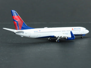 1:400 Scale GeminiJets GJDAL841 Delta Air Lines Boeing 737-800 Airliner