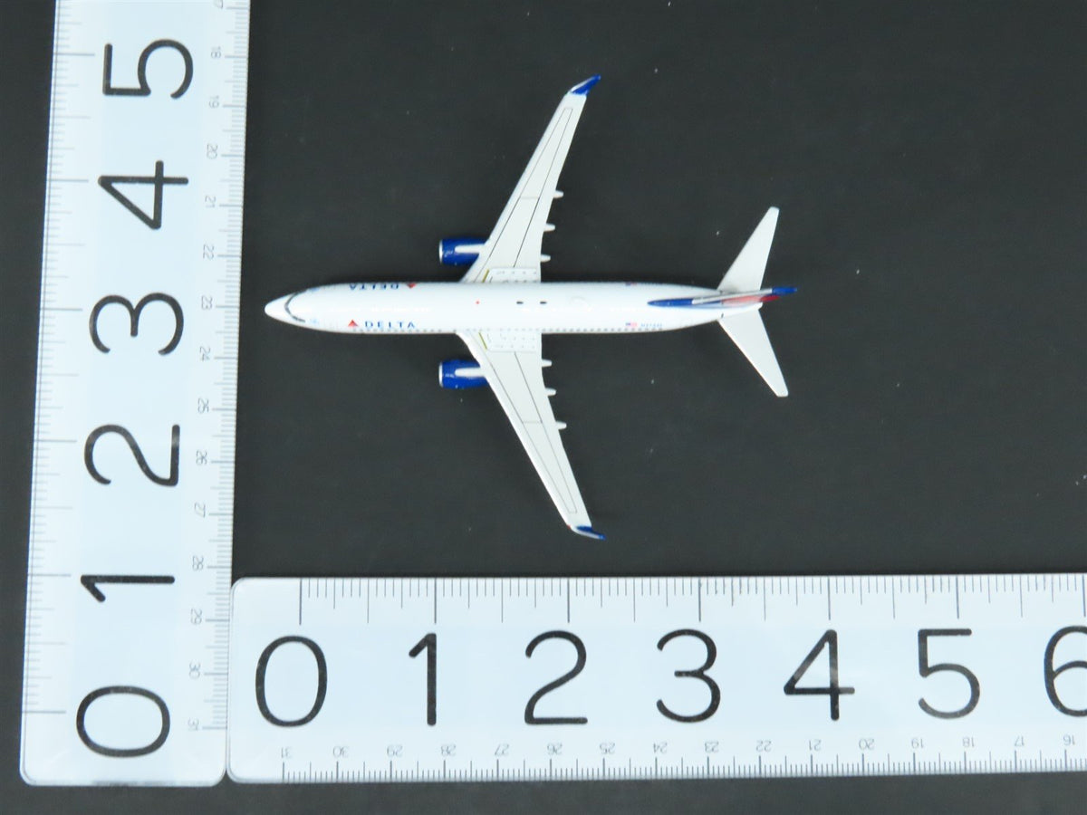 1:400 Scale GeminiJets GJDAL841 Delta Air Lines Boeing 737-800 Airliner