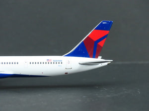 1:400 Scale GeminiJets GJDAL990 Delta Air Lines Boeing 757-300 Airliner