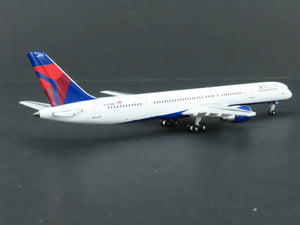 1:400 Scale GeminiJets GJDAL990 Delta Air Lines Boeing 757-300 Airliner