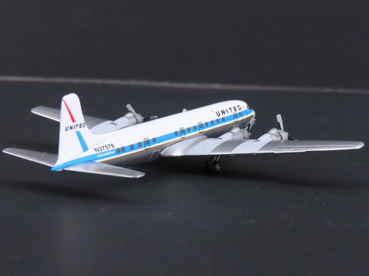 1:400 Gemini Jets GJUAL972 Die-Cast United McDonnell Douglas DC-6B Airliner