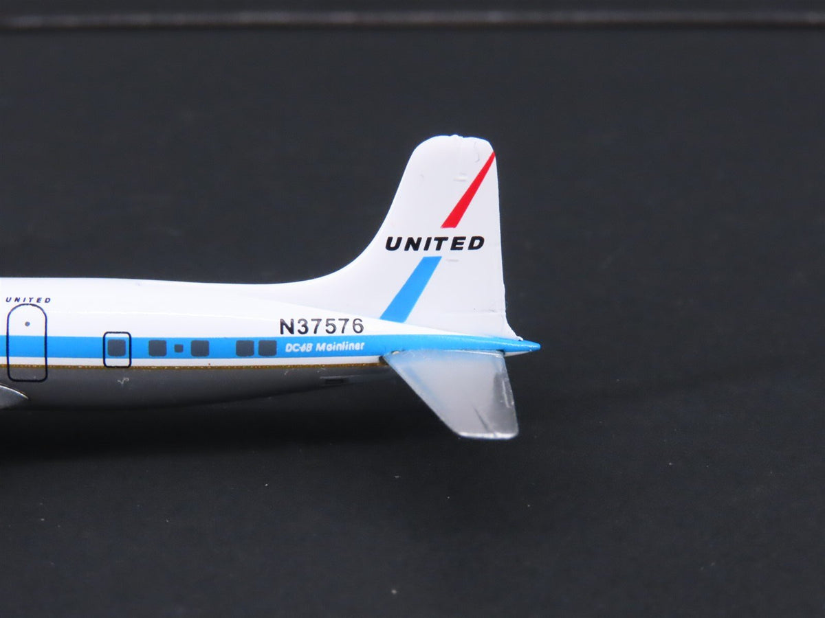 1:400 Gemini Jets GJUAL972 Die-Cast United McDonnell Douglas DC-6B Airliner