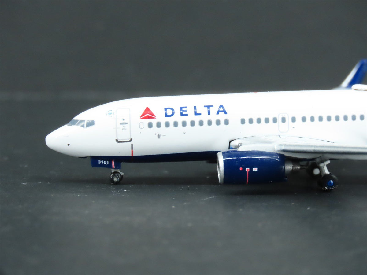1:400 Scale GeminiJets GJDAL883 Delta Air Lines Boeing 737-300 Airliner