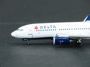 1:400 Scale GeminiJets GJDAL883 Delta Air Lines Boeing 737-300 Airliner