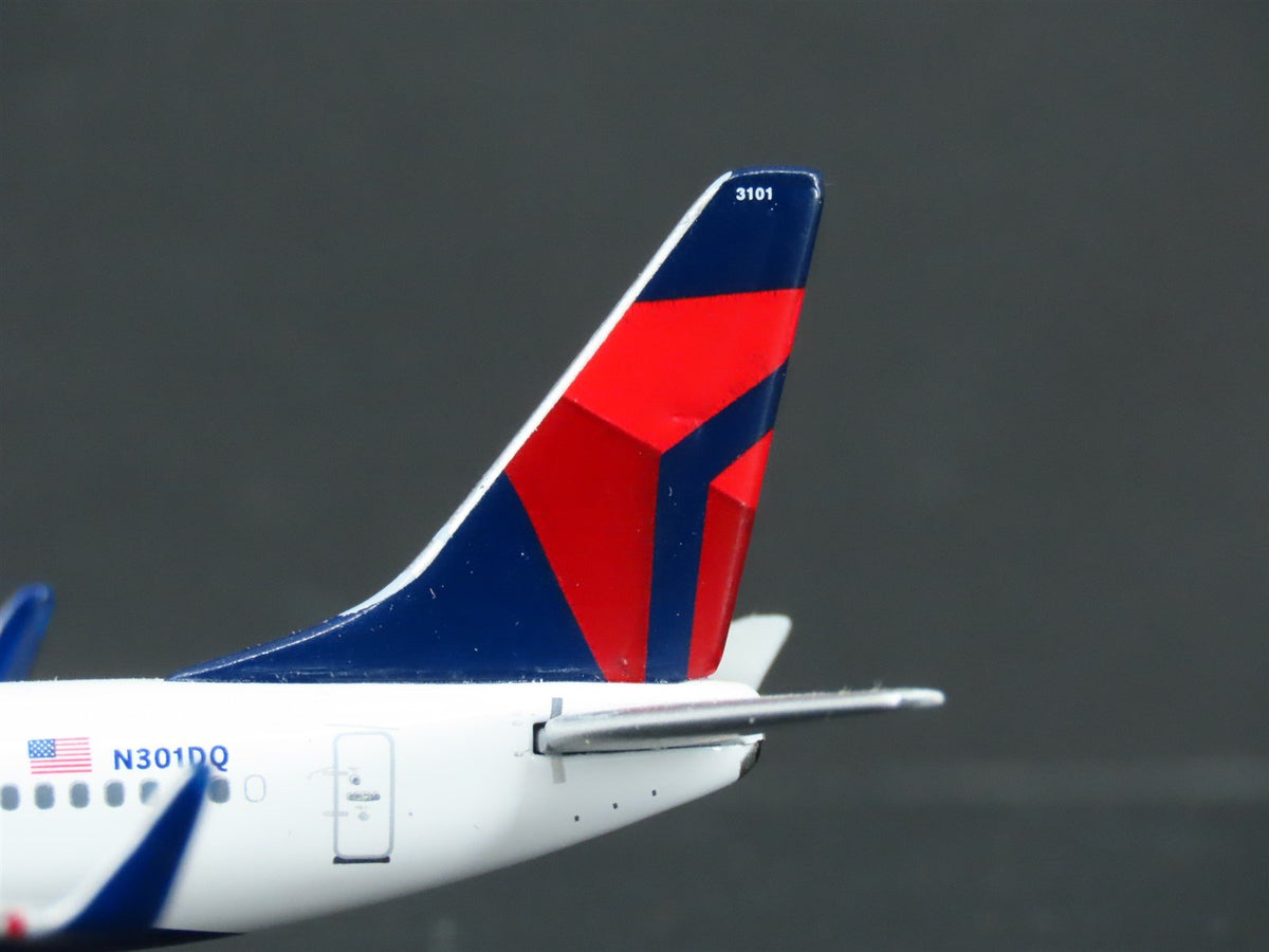 1:400 Scale GeminiJets GJDAL883 Delta Air Lines Boeing 737-300 Airliner