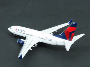 1:400 Scale GeminiJets GJDAL883 Delta Air Lines Boeing 737-300 Airliner