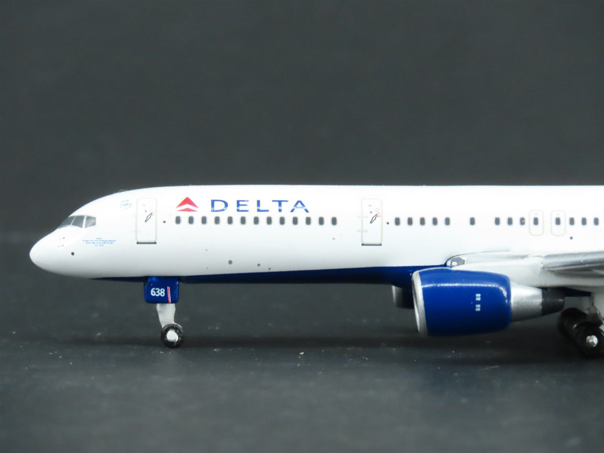 1:400 Scale GeminiJets GJDAL810 Delta Air Lines Boeing 757-200 Airliner