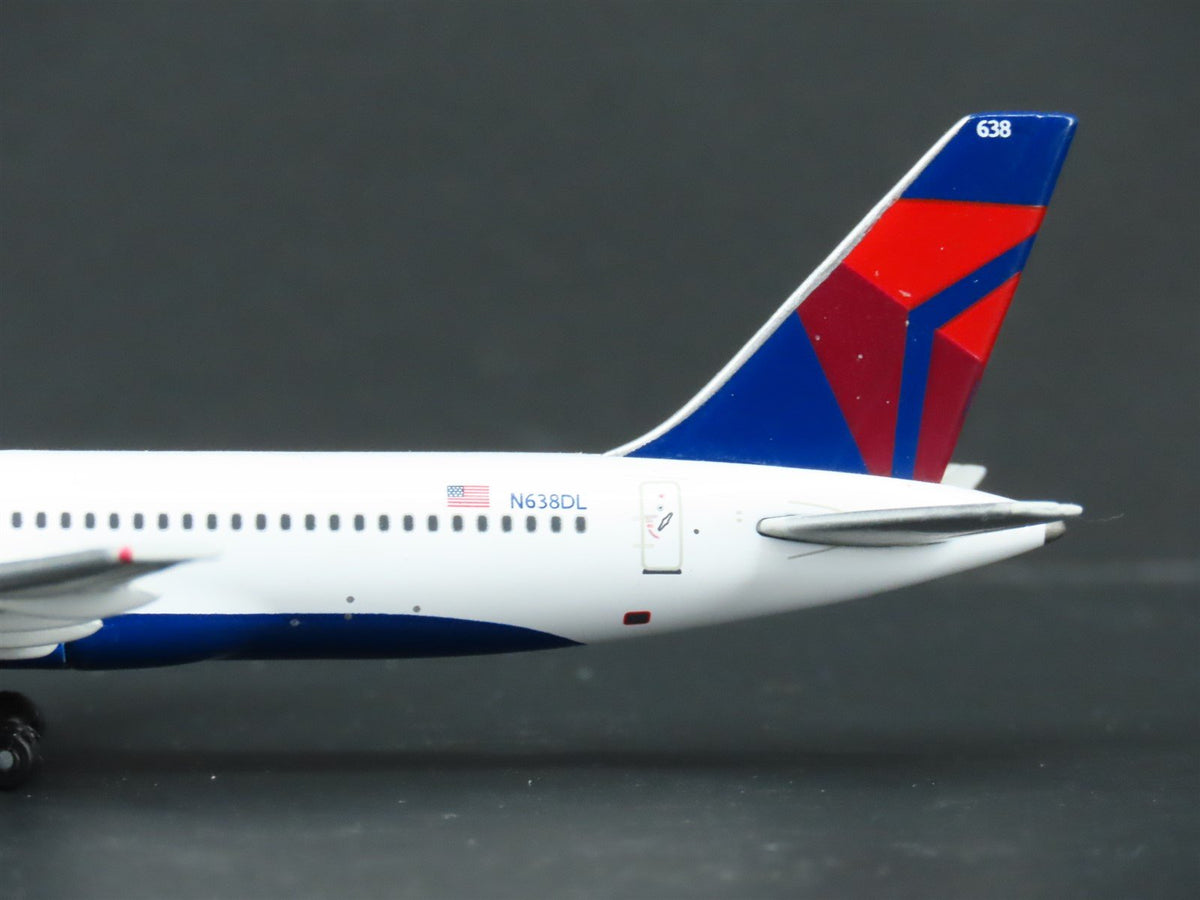 1:400 Scale GeminiJets GJDAL810 Delta Air Lines Boeing 757-200 Airliner