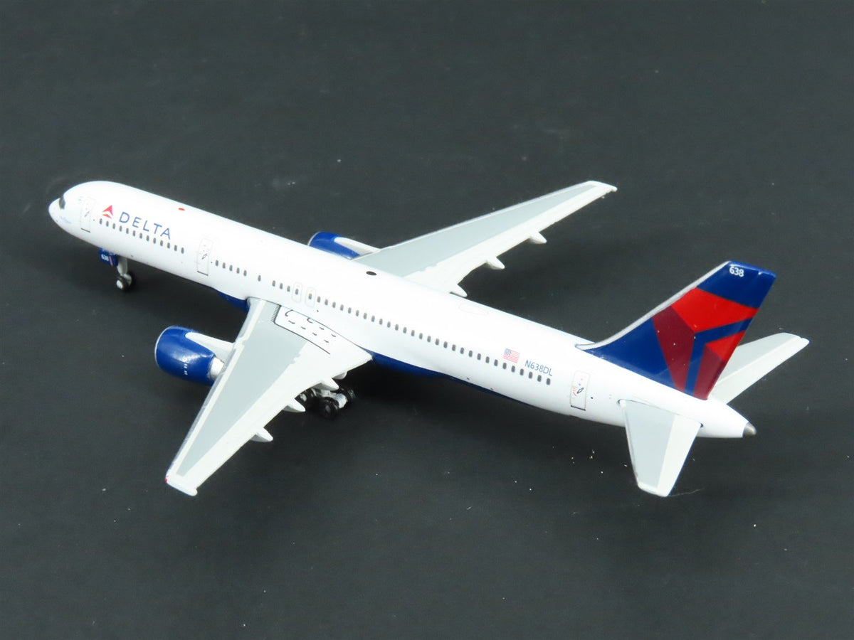 1:400 Scale GeminiJets GJDAL810 Delta Air Lines Boeing 757-200 Airliner