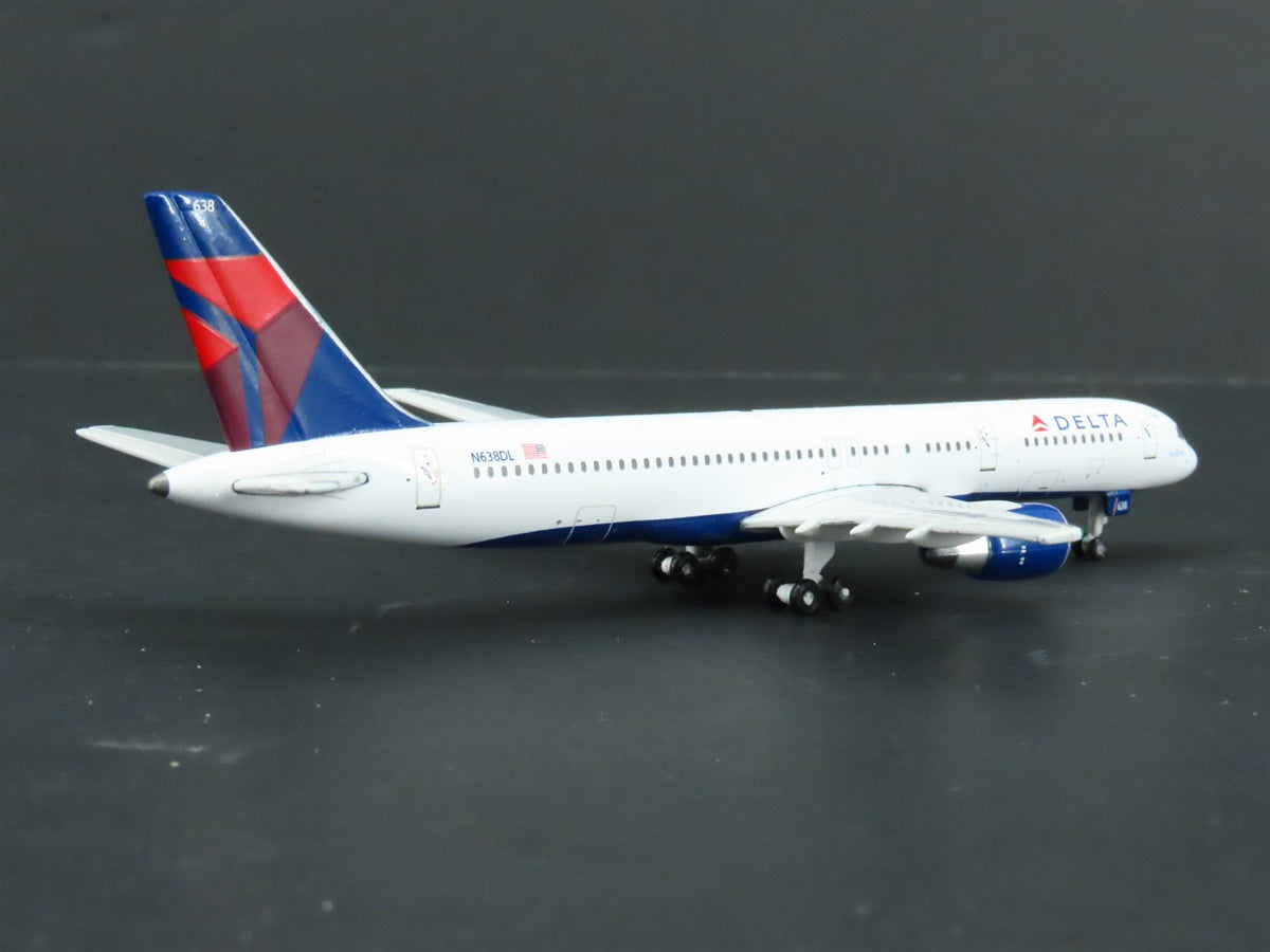 1:400 Scale GeminiJets GJDAL810 Delta Air Lines Boeing 757-200 Airliner