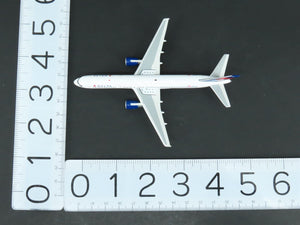 1:400 Scale GeminiJets GJDAL810 Delta Air Lines Boeing 757-200 Airliner