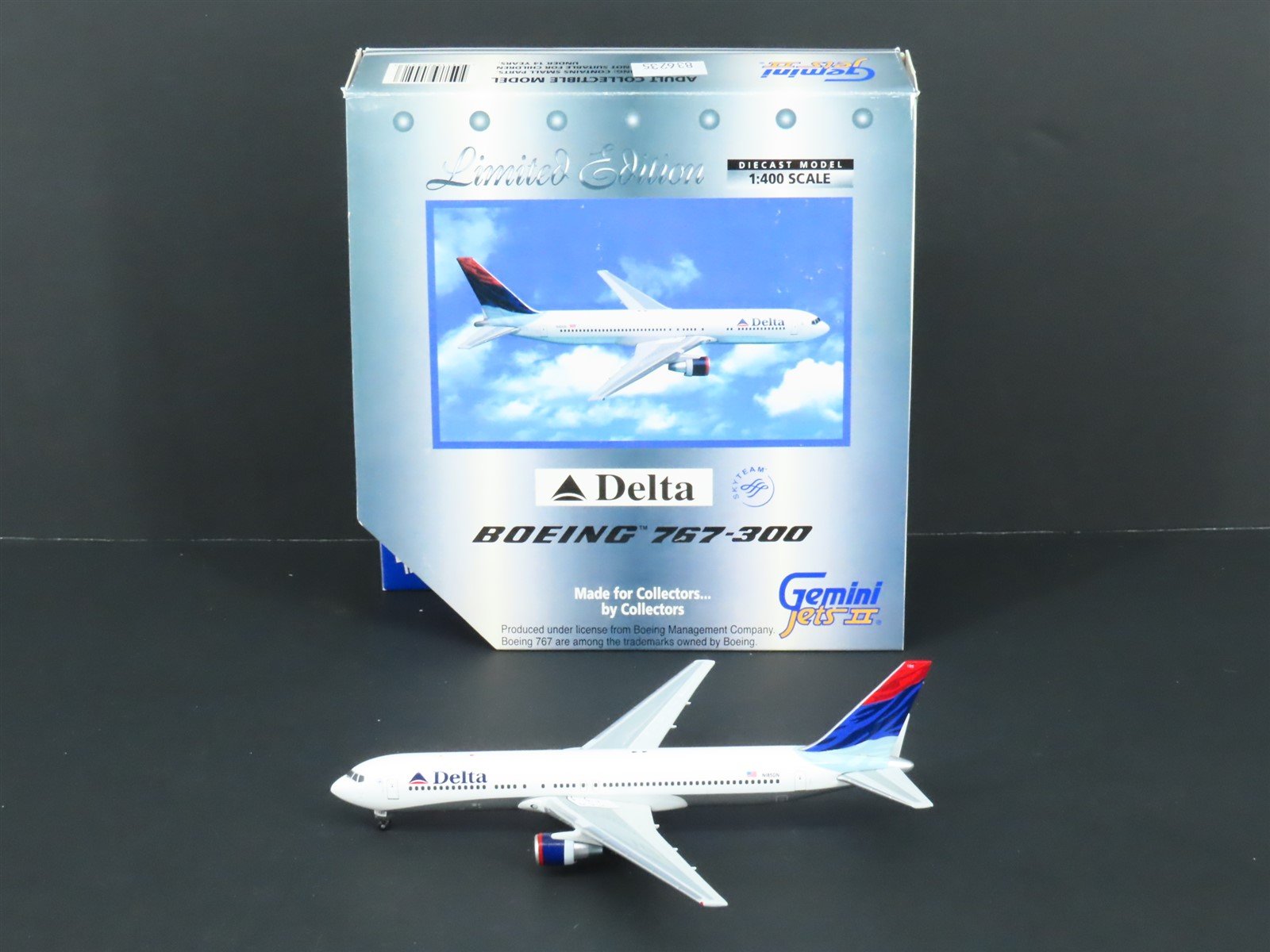 1:400 Scale GeminiJets GJDAL451 Delta Air Lines Boeing 767-300 Airliner