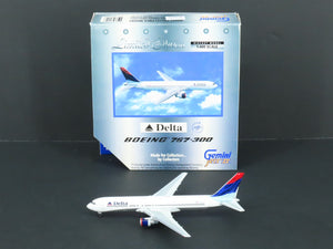 1:400 Scale GeminiJets GJDAL451 Delta Air Lines Boeing 767-300 Airliner
