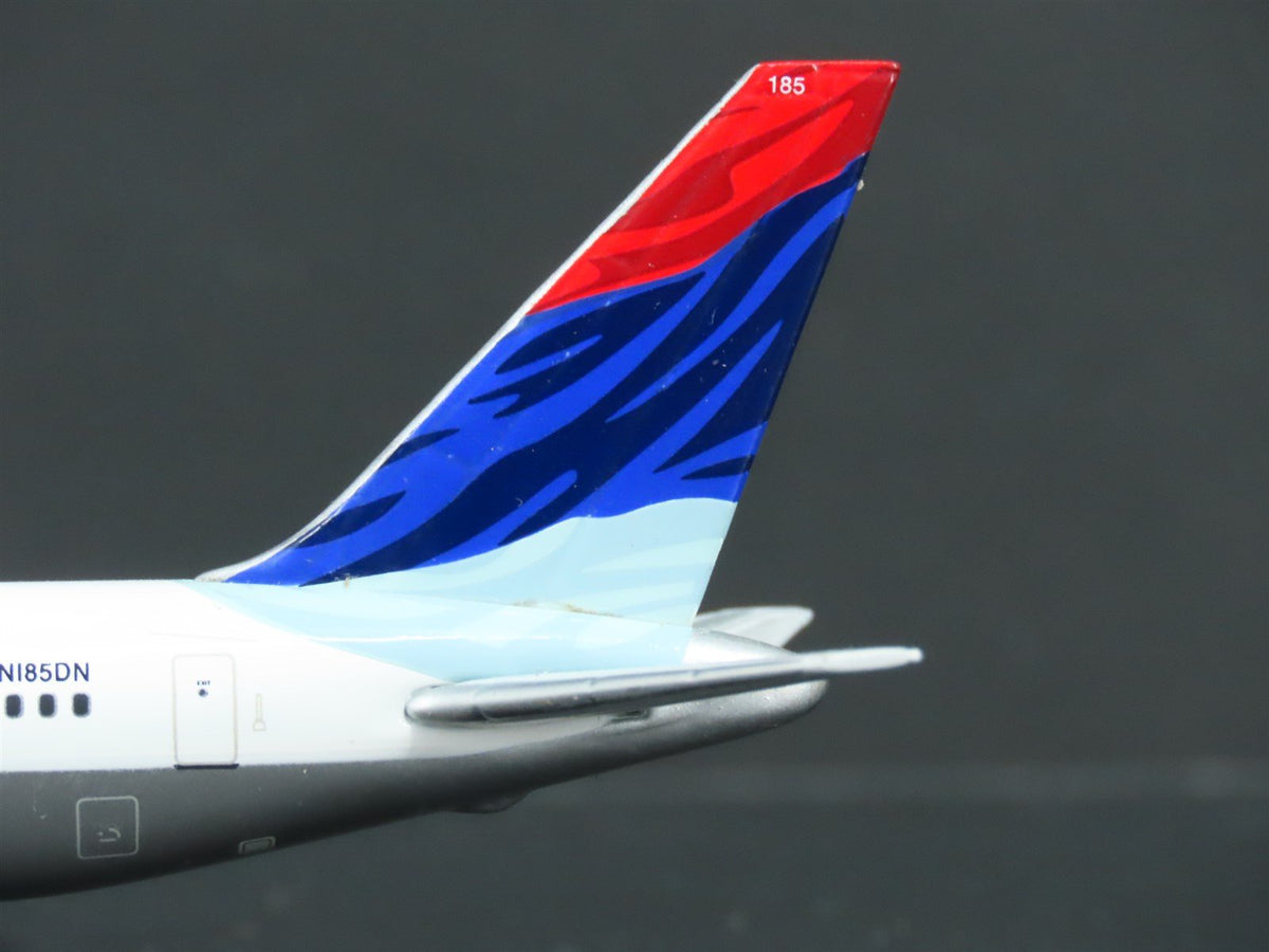1:400 Scale GeminiJets GJDAL451 Delta Air Lines Boeing 767-300 Airliner