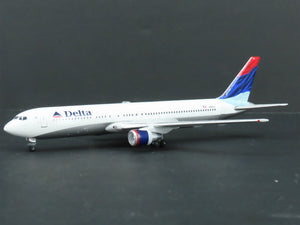 1:400 Scale GeminiJets GJDAL451 Delta Air Lines Boeing 767-300 Airliner