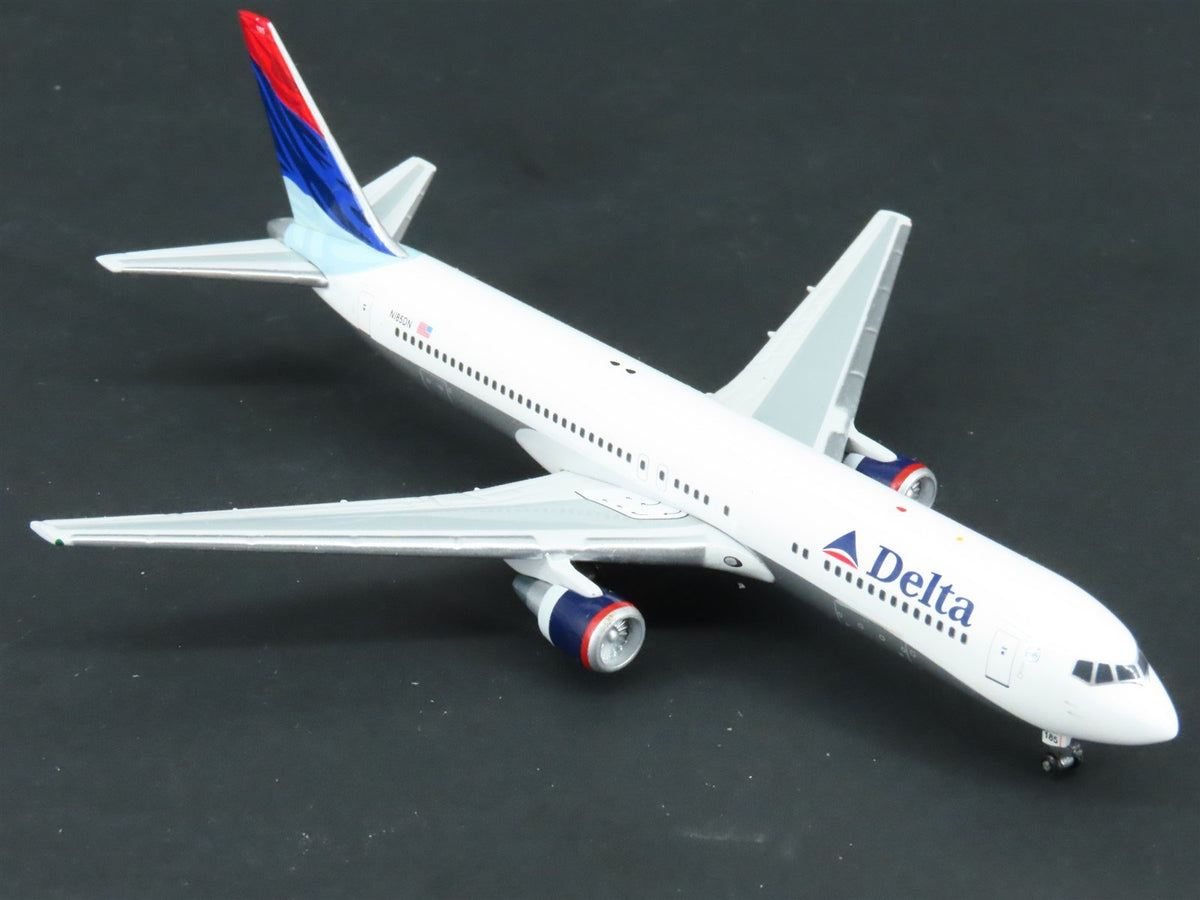 1:400 Scale GeminiJets GJDAL451 Delta Air Lines Boeing 767-300 Airliner