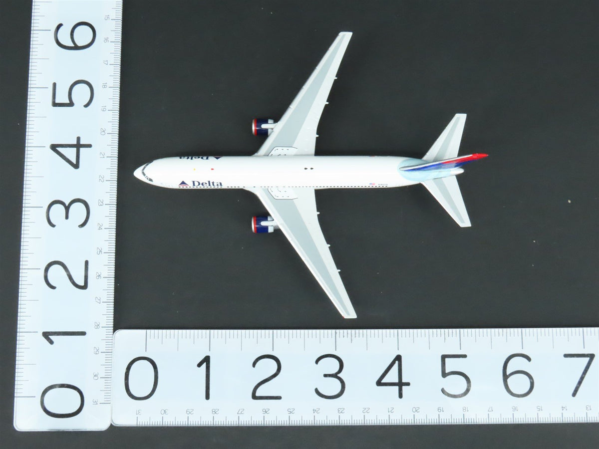 1:400 Scale GeminiJets GJDAL451 Delta Air Lines Boeing 767-300 Airliner
