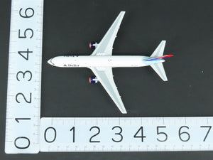 1:400 Scale GeminiJets GJDAL451 Delta Air Lines Boeing 767-300 Airliner