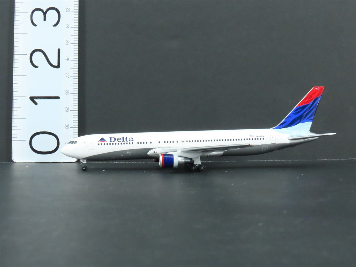 1:400 Scale GeminiJets GJDAL451 Delta Air Lines Boeing 767-300 Airliner