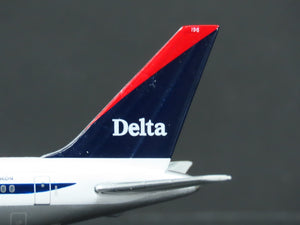 1:400 Scale GeminiJets GJDAL446 Delta Air Lines Boeing 767-300 Airliner