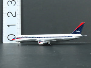 1:400 Scale GeminiJets GJDAL446 Delta Air Lines Boeing 767-300 Airliner