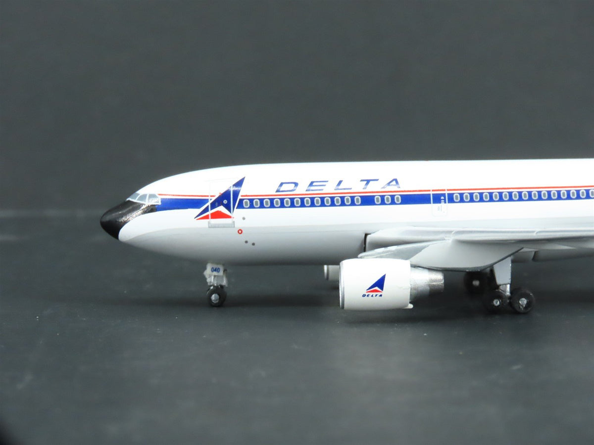 1:400 Scale GeminiJets GJDAL331 Delta Air Lines Airbus A310-300 Airliner