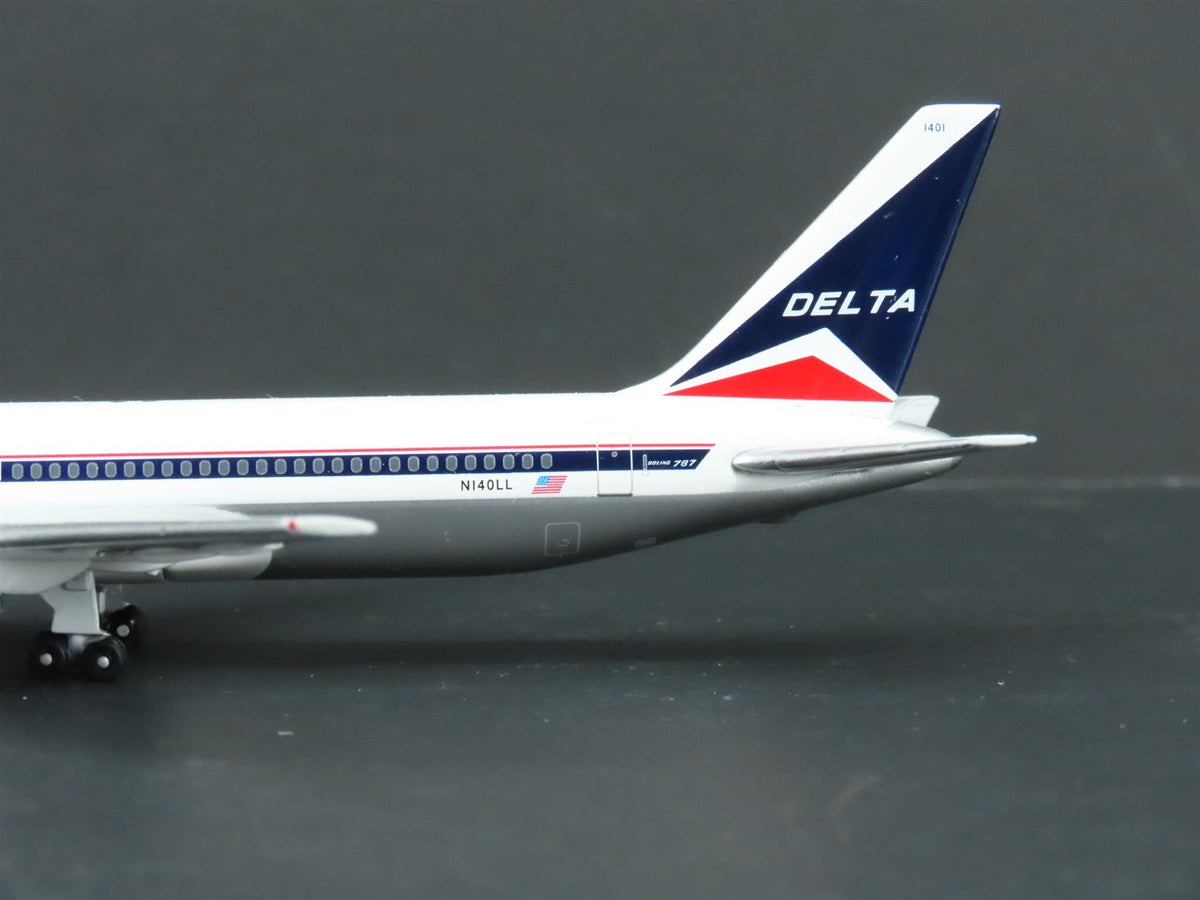 1:400 Scale GeminiJets GJDAL454 Delta Air Lines Boeing 767-300 Airliner