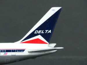 1:400 Scale GeminiJets GJDAL454 Delta Air Lines Boeing 767-300 Airliner
