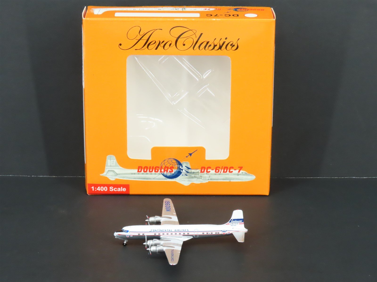 1:400 Aero Classics Die-Cast Continental Airlines Douglas DC-6B Airliner