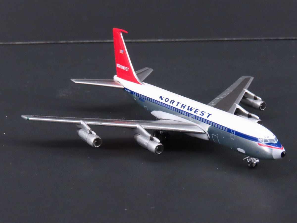1:400 Scale Aero Classics Die-Cast Northwest Airlines Boeing B-720-051B Airliner